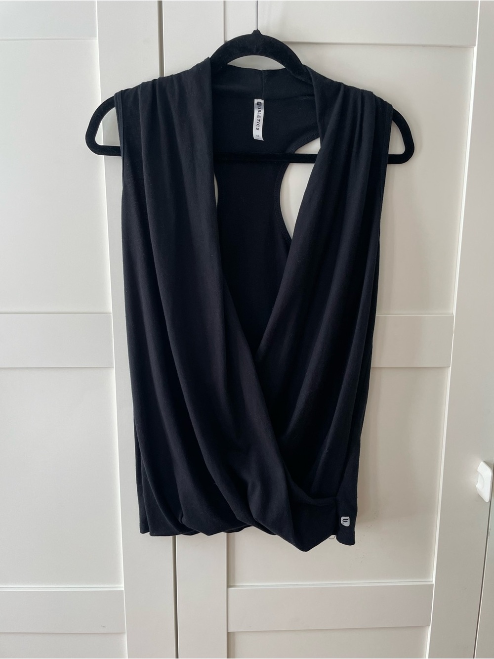 Fabletics Women's Black Wrap Exercise Gym Top